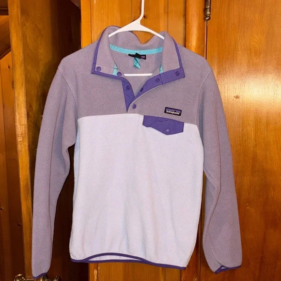 Patagonia Purple and Light Lavender Synchilla Snap-T Fleece Pullover - Picture 4 of 6